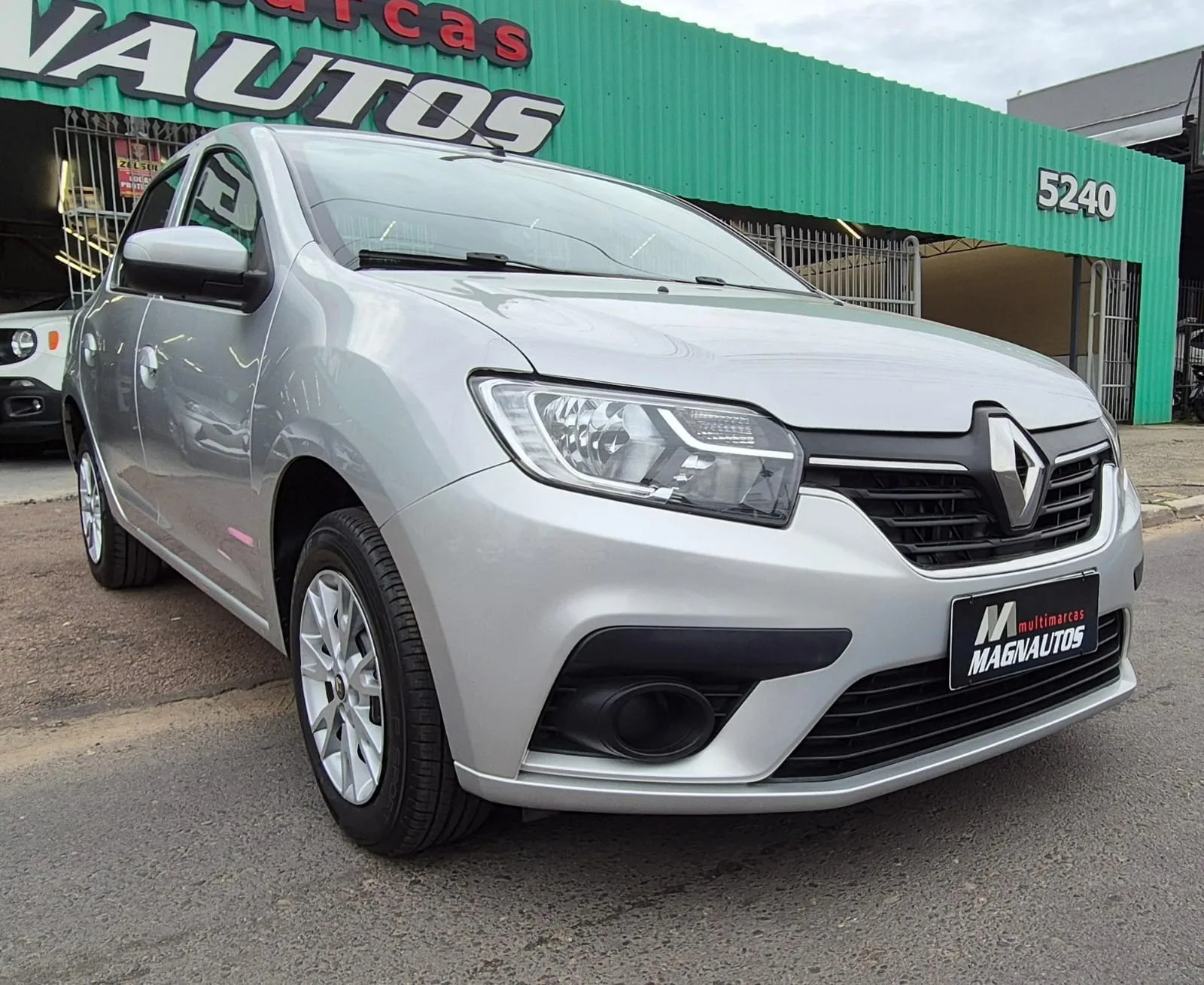 Renault Logan Zen 1.0